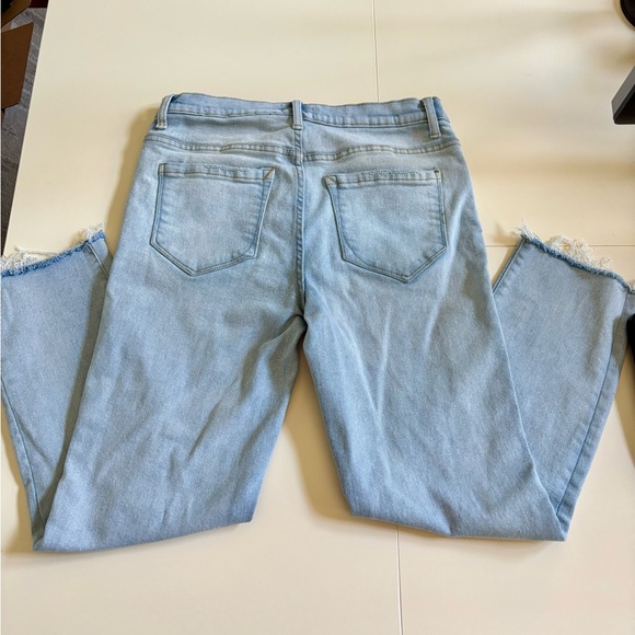 Kensie Jeans (Amber High Rise Stovepipe) size 6/28. Like new condition. - Picture 2 of 4